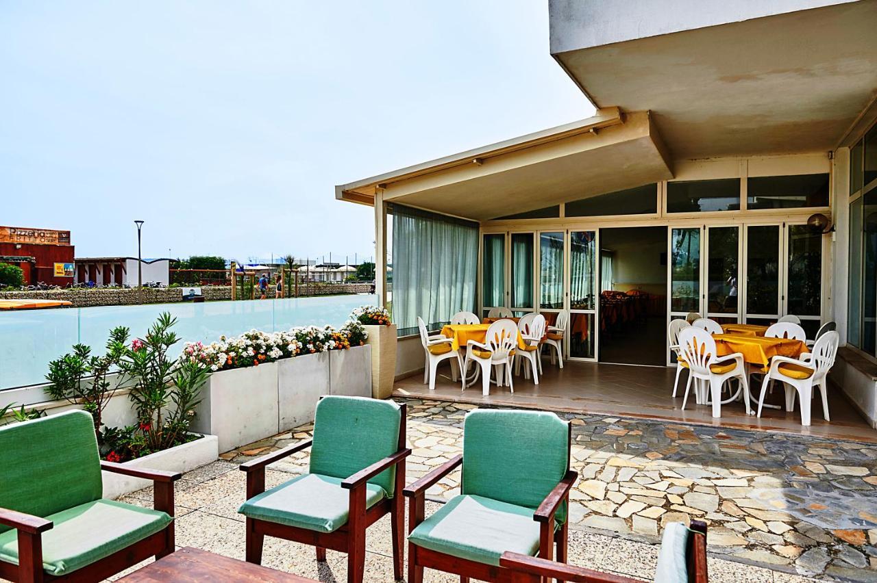 Hotel Caesar Milano Marittima Exterior foto
