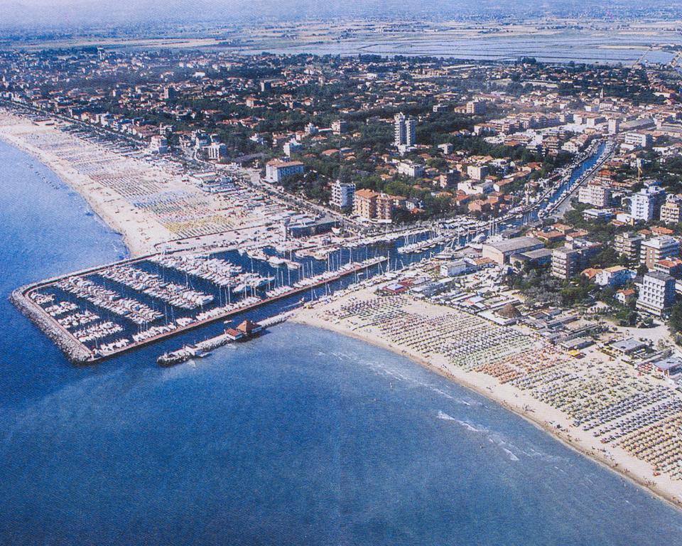 Hotel Caesar Milano Marittima Exterior foto