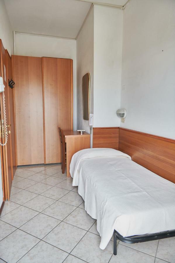 Hotel Caesar Milano Marittima Exterior foto