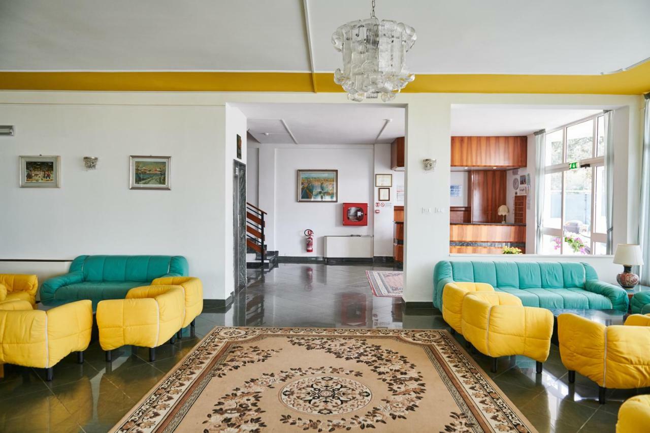 Hotel Caesar Milano Marittima Exterior foto