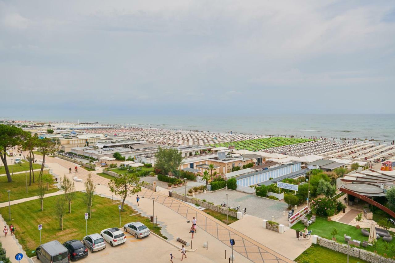 Hotel Caesar Milano Marittima Exterior foto