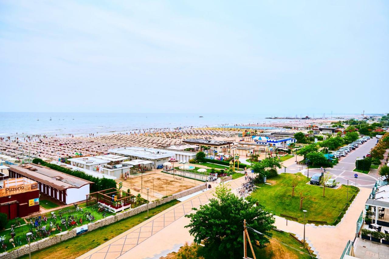 Hotel Caesar Milano Marittima Exterior foto